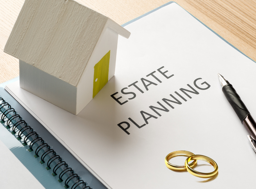 house estate plan and wedding rings